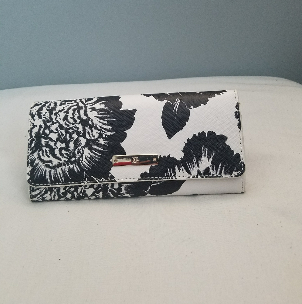 New York & Company Floral Fold Wallet
